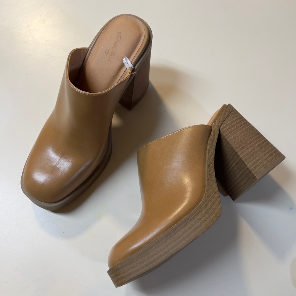 Universal Thread Tan Mules - Picture 13 of 13